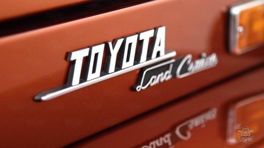 Логотип Toyota Land Cruiser (FJ40) 1972 года  (фото 18 из 49)
